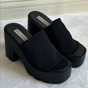 Steve Madden Black Chunky Heel Mules